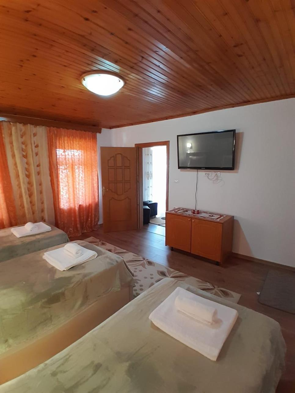 Guest House Ejona Gjirokastër Extérieur photo