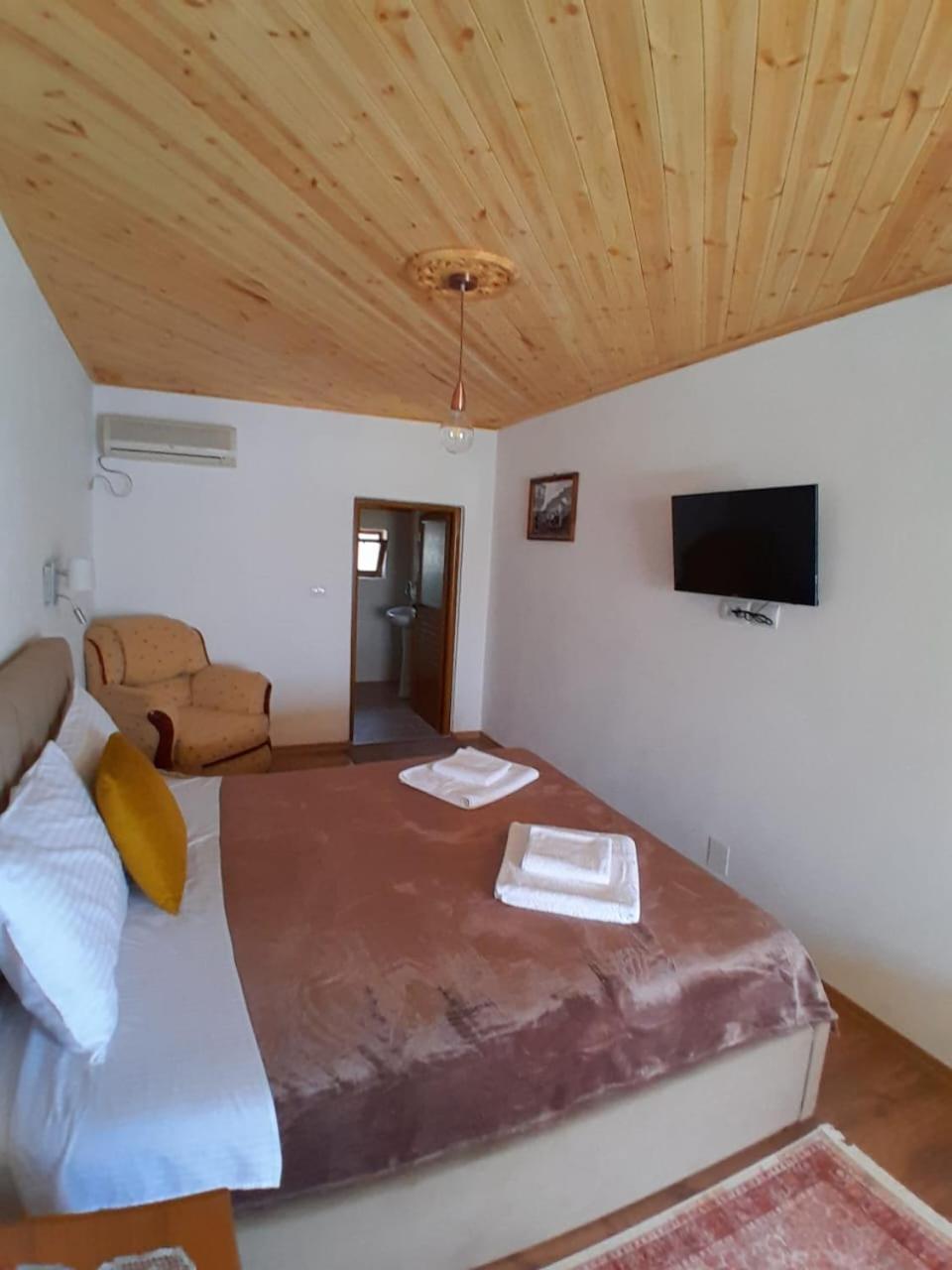 Guest House Ejona Gjirokastër Extérieur photo