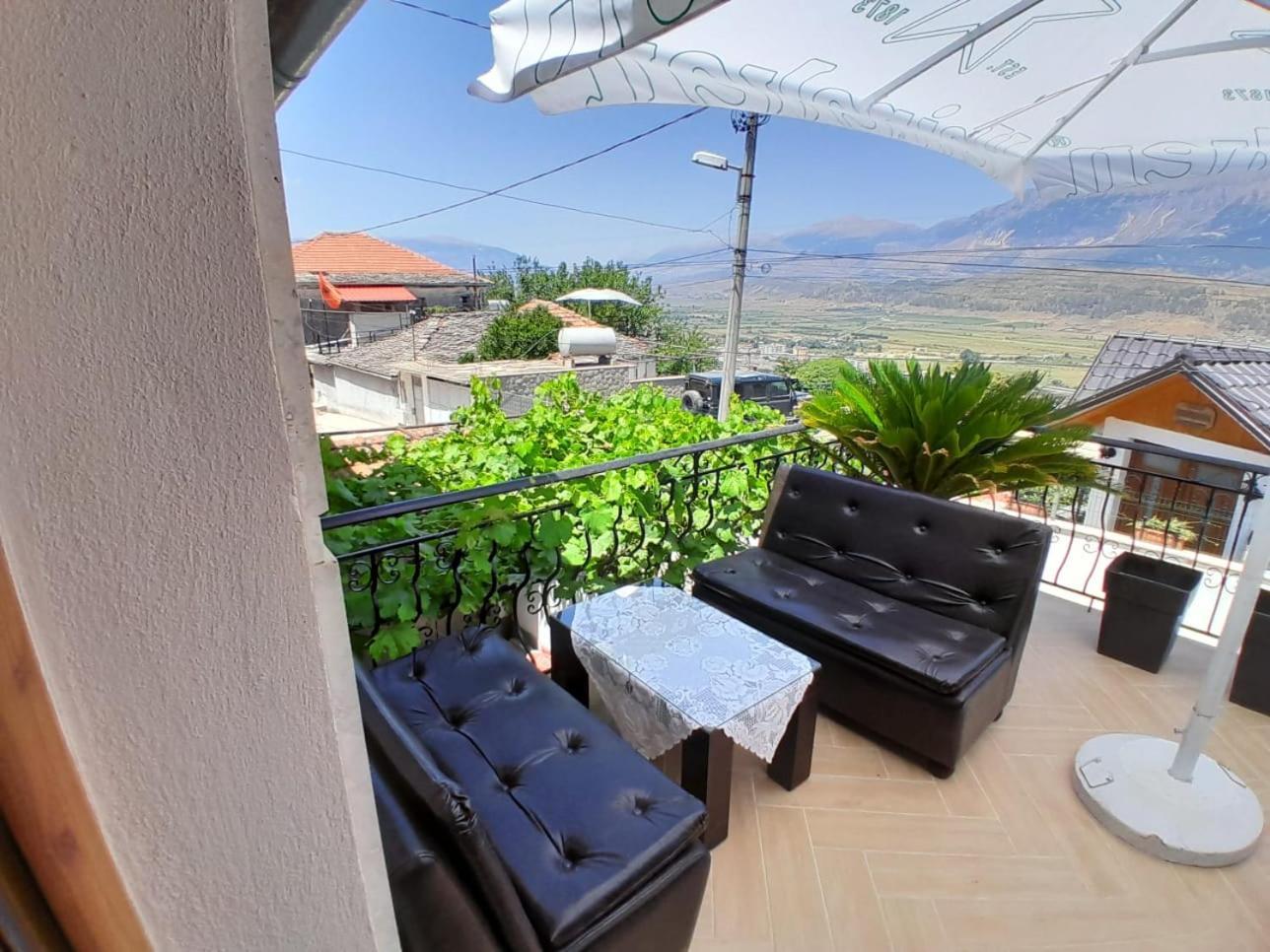 Guest House Ejona Gjirokastër Extérieur photo