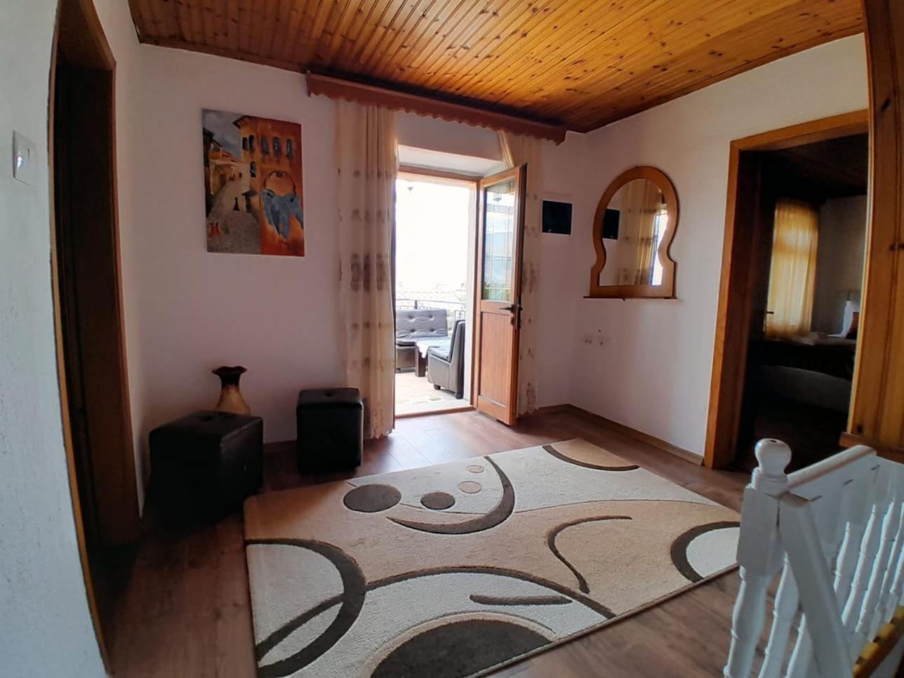 Guest House Ejona Gjirokastër Extérieur photo