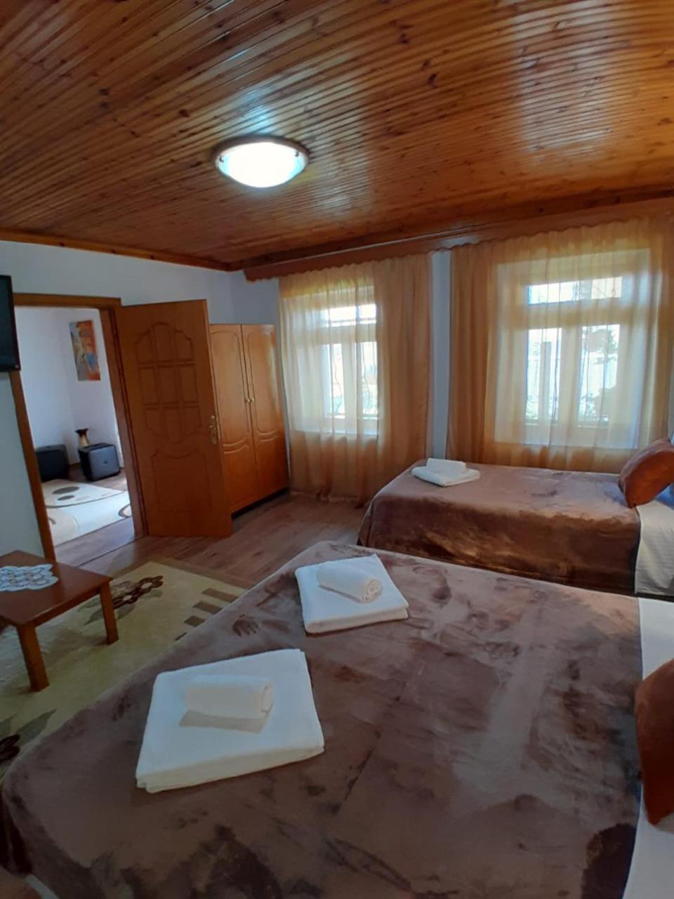 Guest House Ejona Gjirokastër Extérieur photo