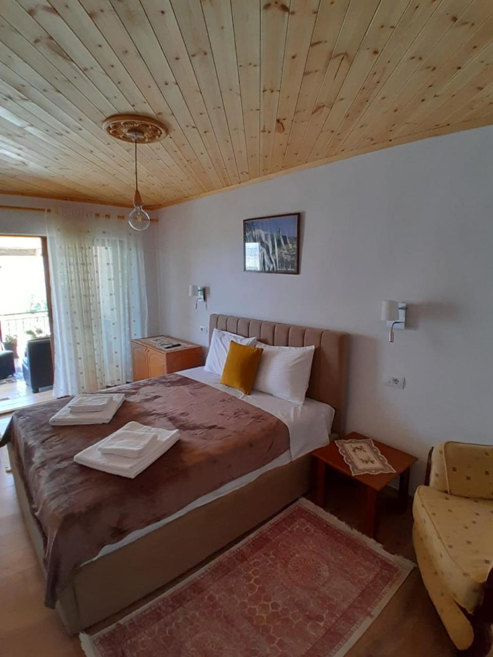 Guest House Ejona Gjirokastër Extérieur photo